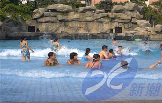 潍坊大型海浪池：水上乐园气动式制浪机